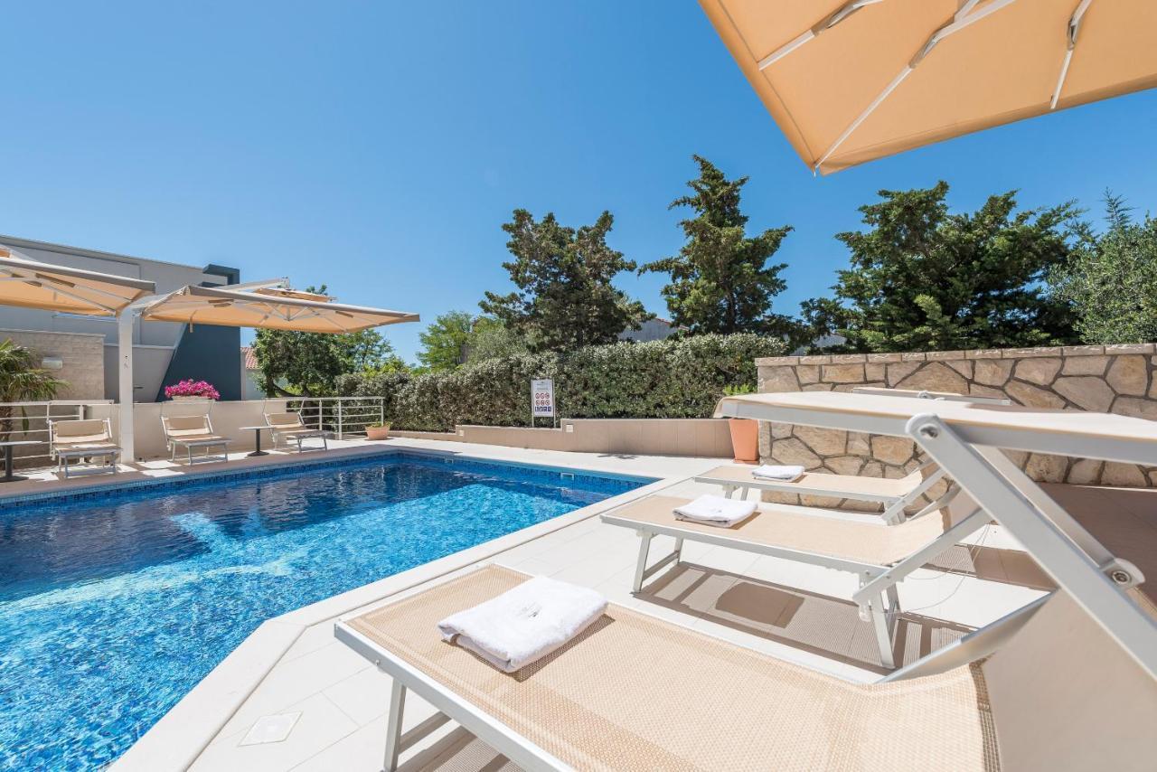 Kings View Sarkic Apartment Новаля Екстериор снимка