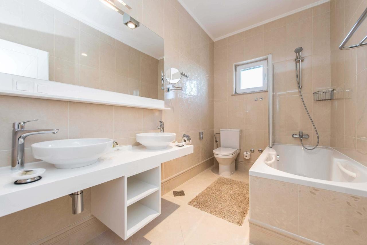 Kings View Sarkic Apartment Новаля Екстериор снимка